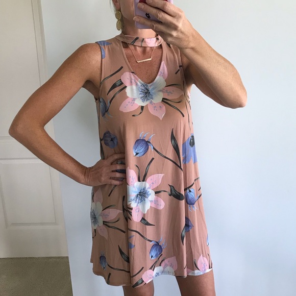 Blush Color Floral Sleeveless Dress - Picture 5 of 7